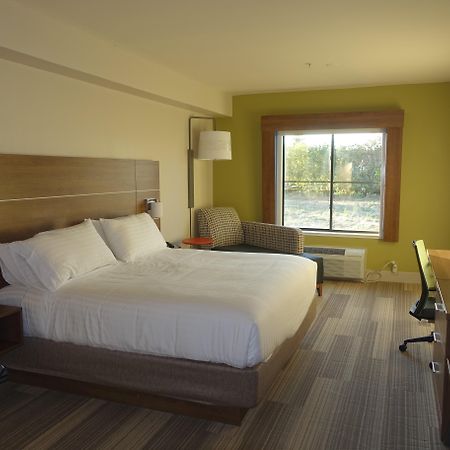 Holiday Inn Express&Suites Brentwood Exterior foto